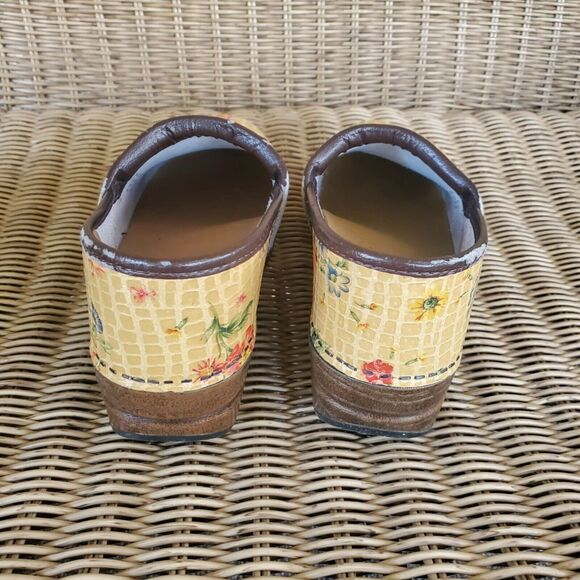 Dansko Yellow Floral Clogs Alligator Crocodile Comfort Women's Size 38 US 7.5-8 - Picture 5 of 10